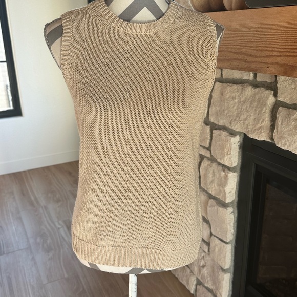 J McLaughlin Women's Tan Cotton Sleeveless Sweater Vest. Size Large - Picture 3 of 7